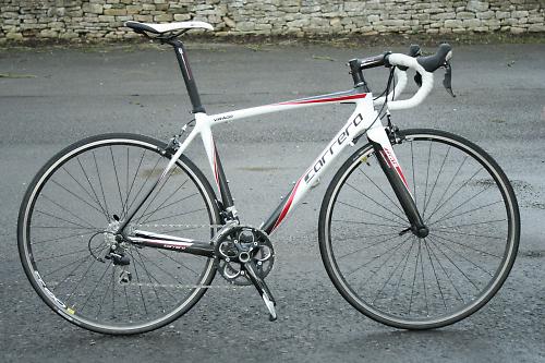 Red carrera best sale road bike